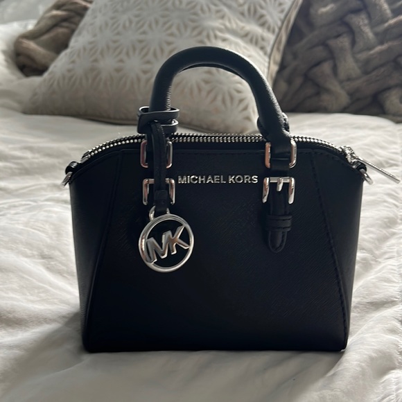 Michael Kors handbag - Picture 1 of 2